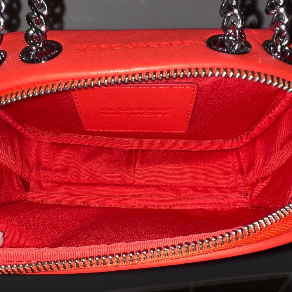 NWOT Marc Jacobs Red DTM (Dye to Match) Snapshot Camera Bag. MSRP$325.00 - Picture 12 of 15